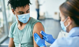 Mắc COVID-19 gây nguy cơ rủi ro cho tim hơn việc tiêm vaccine