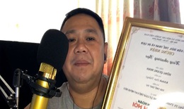 Minh Béo được trao huy chương, bình thường và... bất thường