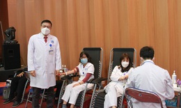 150 thầy thuốc hiến máu cứu người ngày giáp Tết