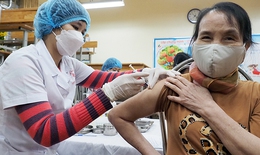 'Tạm gác Tết' ngành y bước vào chiến dịch tiêm chủng vaccine thần tốc mùa Xuân năm 2022 