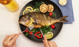 Ăn cá thường xuyên tốt cho người bệnh viêm khớp