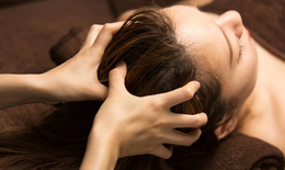 Thực hư cách massage da đầu giúp giảm rụng, kích thích tóc mọc?