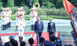 Chủ tịch nước Nguyễn Xu&#226;n Ph&#250;c chủ tr&#236; Lễ đ&#243;n v&#224; Hội đ&#224;m cấp Nh&#224; nước với Tổng thống Singapore