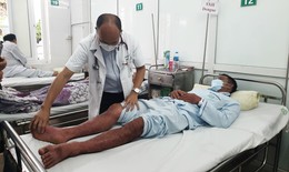 Nhiều người sốt xuất huyết giảm tiểu cầu nghiêm trọng, bác sĩ chỉ rõ dấu hiệu cảnh báo sớm