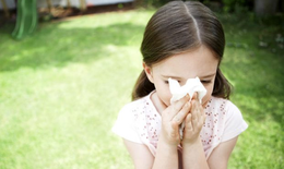 Bác sĩ Nhi hướng dẫn cách giảm nghẹt mũi ở trẻ em tại nhà