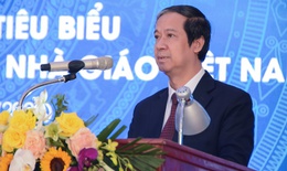 ‘Giáo dục không hướng người học chỉ tập trung vào kiến thức mà phải dạy học trò có trái tim rung động trước cuộc đời’