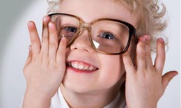 Dấu hiệu nhận biết lác ở trẻ nhỏ