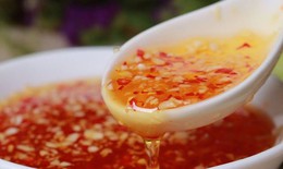 Cách pha nước mắm tỏi ớt ngon mê ly, chấm gì cũng ngon