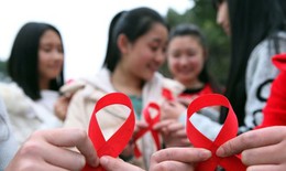 HIV tăng nhanh trong giới trẻ, tầm quan trọng của truyền th&#244;ng thay đổi h&#224;nh vi