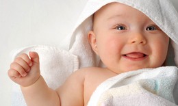 Vệ sinh, tắm rửa đúng cách cho trẻ sơ sinh