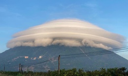 Chuyên gia nói về cơ chế hình thành mây đĩa bay trên núi Bà Đen