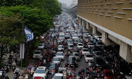 Phương tiện cá nhân tăng chóng mặt, Hà Nội thêm 10 ‘điểm đen’ ùn tắc giao thông