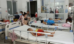 Phát hiện hàng loạt vi phạm ATVSTP tại cơ sở kinh doanh thức ăn nhanh khiến 10 học sinh ngộ độc tại Tây Ninh