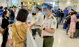 3 người bị cấm bay v&#236; h&#250;t thuốc l&#225;, d&#249;ng giấy tờ của người kh&#225;c đi m&#225;y bay