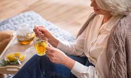 Tăng cường 2 chất này có thể làm giảm nguy cơ gãy xương hông ở phụ nữ lớn tuổi