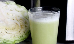 Nước ép từ cải bắp giúp hỗ trợ làm lành ổ loét đường tiêu hóa