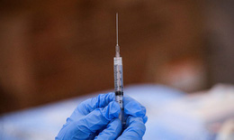 Mỹ triển khai tiêm vaccine COVID-19 cho trẻ dưới 5 tuổi vào cuối tháng 2