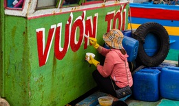 Tất bật tu sửa tàu, ngư dân Quảng Bình mong mùa ra khơi bội thu