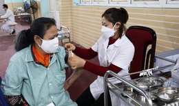Tiêm vaccine mũi 3 bảo vệ bệnh nhân chạy thận nguy cơ cao trước COVID-19