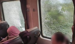 Tìm ra nhóm học sinh ném đá vào tàu hỏa đang chạy khiến hàng trăm hành khách hoảng loạn