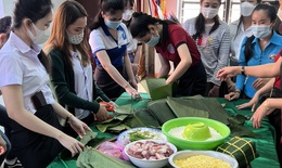 Tết cổ truyền Việt Nam đặc biệt của du học sinh Lào