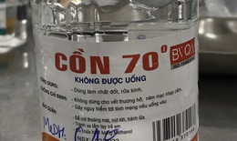 Mờ mắt, cấp cứu v&#236; uống phải chai cồn để đốt v&#224; tẩy nhưng b&#225;n trong hiệu thuốc