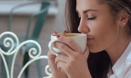 Cà phê có nhiều lợi ích nhưng phụ nữ mang thai có nên uống?