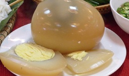 Đầu tháng lương về, ăn thử trứng đà điểu siêu to khổng lồ độc lạ nặng gần 2kg/quả