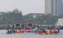 Sông Hương 'dậy sóng' trong ngày hội đua ghe truyền thống TP Huế