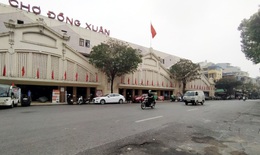 Đường phố Hà Nội vắng vẻ bất thường dù không có quy định hạn chế
