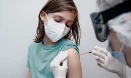 Trẻ dưới 12 tuổi từng là F0, có cần tiêm vaccine phòng COVID-19?