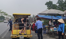 Ô tô điện ở sân bay Nội Bài chạy sai tuyến, “chặt chém” gấp 7 lần giá vé