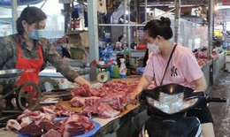 Giá lợn hơi giảm, thịt thành phẩm ở chợ, siêu thị vẫn "kiên định" giữ giá