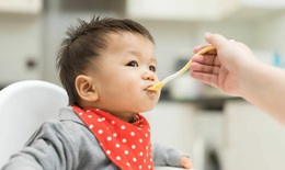 Trẻ mắc COVID-19, cha mẹ nên cho trẻ ăn uống thế nào để nhanh khỏi?