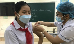 Gần 1.000 trẻ 11 tuổi đầu tiên ở Hà Nội tiêm vaccine COVID-19