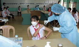 Trẻ 5 - dưới 12 tuổi ở v&#249;ng cao Thừa Thi&#234;n Huế được ti&#234;m vaccine ph&#242;ng COVID-19