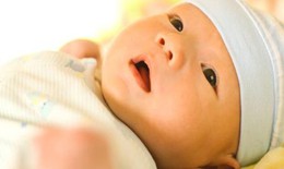 Vàng da ở trẻ sơ sinh: Cách phát hiện, phân biệt với các bệnh lý và phương pháp điều trị