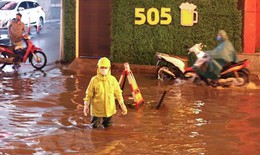 Bộ trưởng Bộ TNMT n&#243;i g&#236; khi H&#224; Nội ngập khắp nơi sau trận mưa lịch sử chiều 29/5?