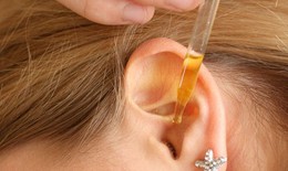 Sử dụng thuốc nhỏ tai trong điều trị viêm tai giữa 