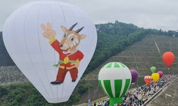 Trình diễn bay khinh khí cầu chào mừng SEA Games 31 tại Hà Tĩnh
