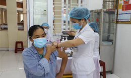 Cao Bằng: 40 người đầu tiên được tiêm mũi 4 vaccine COVID-19