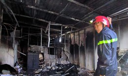 Thủ Đức: Cảnh sát PCCC giải cứu 11 người mắc kẹt trong đám cháy lúc rạng sáng