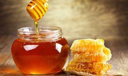 Mật ong tốt cho sức khỏe nhưng vẫn có rủi ro, cần lưu ý khi dùng