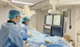 Sau 2 tiếng nghỉ trưa, người đàn ông bất ngờ bị hôn mê, liệt nửa người