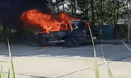 Người đàn ông chết cháy bên trong xe ô tô trên đê Trung Ương