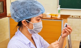 Cục trưởng Cục Y tế dự phòng nói gì về "Ký cam kết tiêm vaccine COVID-19"?