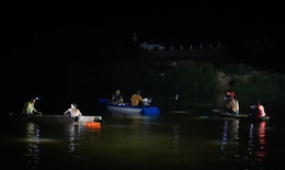 Trắng đêm tìm kiếm 3 học sinh đuối nước mất tích ở Quảng Bình