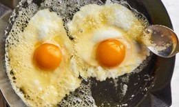 Người bị bệnh gan có được ăn trứng không?