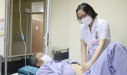 Dùng thuốc của thầy lang điều trị miệng, người đàn ông 67 tuổi nhập viện cấp cứu