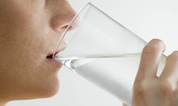 Dấu hiệu nhận biết và cách hạn chế cơ thể mất nước do nắng nóng